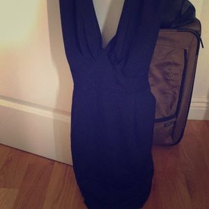 Beautiful dress - elegant v front and back!